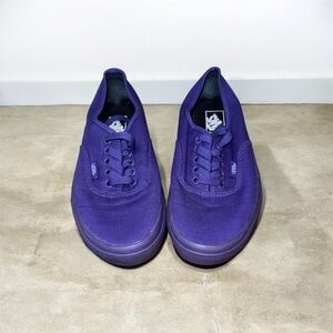 Vans Authentic Mono Scuba purple size 6.5 in men’s and 8.0 in women’s